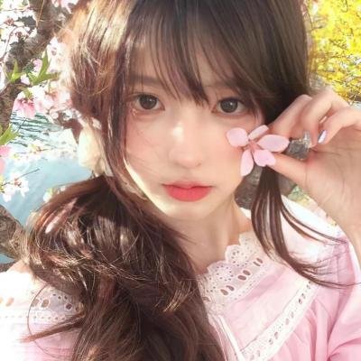 带剑女孩